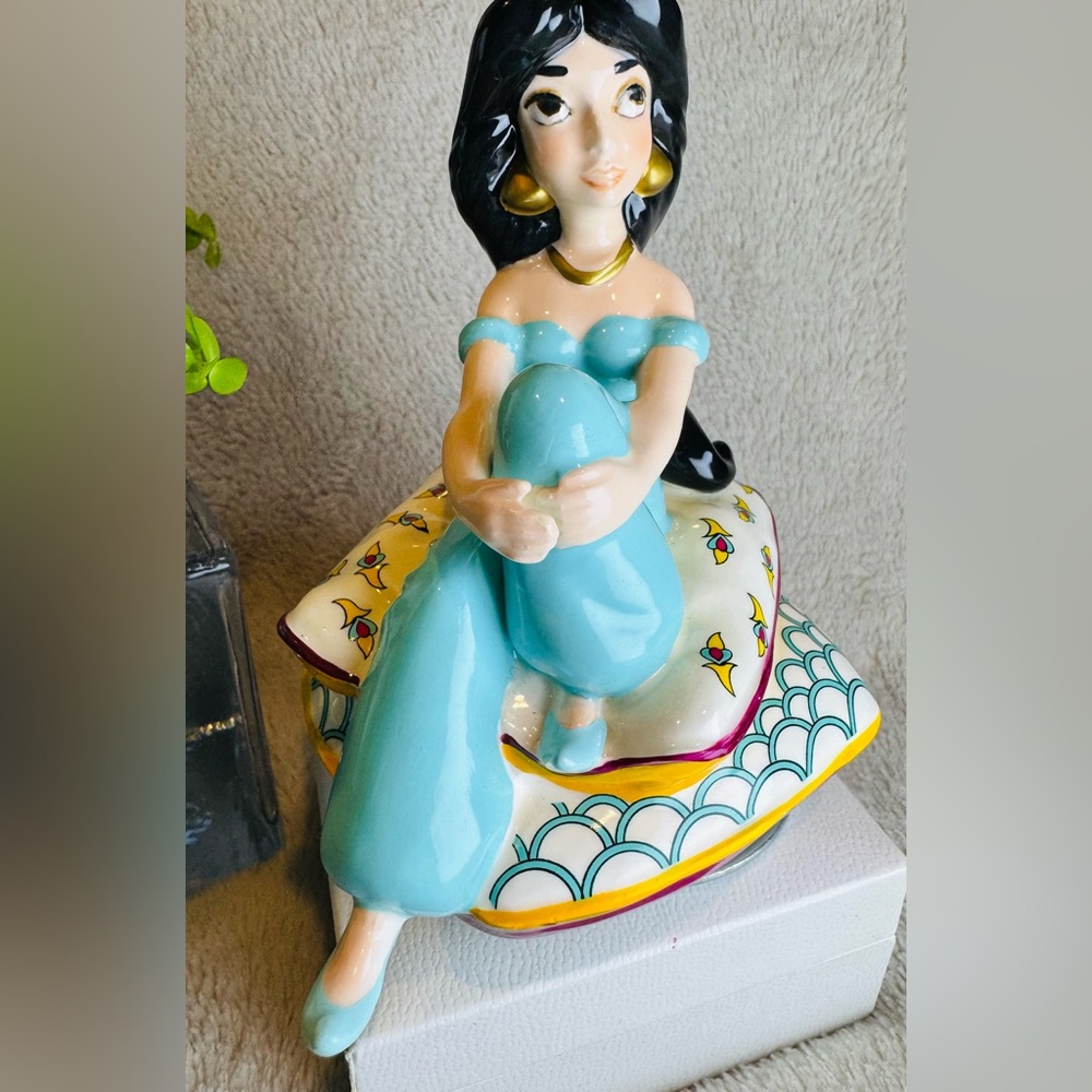 Vintage Disney Jasmine From Aladdin Ceramic Spinning Music Box by Schmid